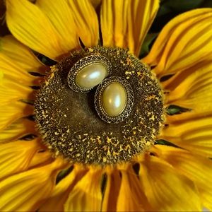 Gold pearl earrings!!!